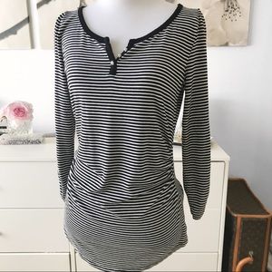 White House Black Market Striped Top Women's Size Small Pearl Diamond Buttons